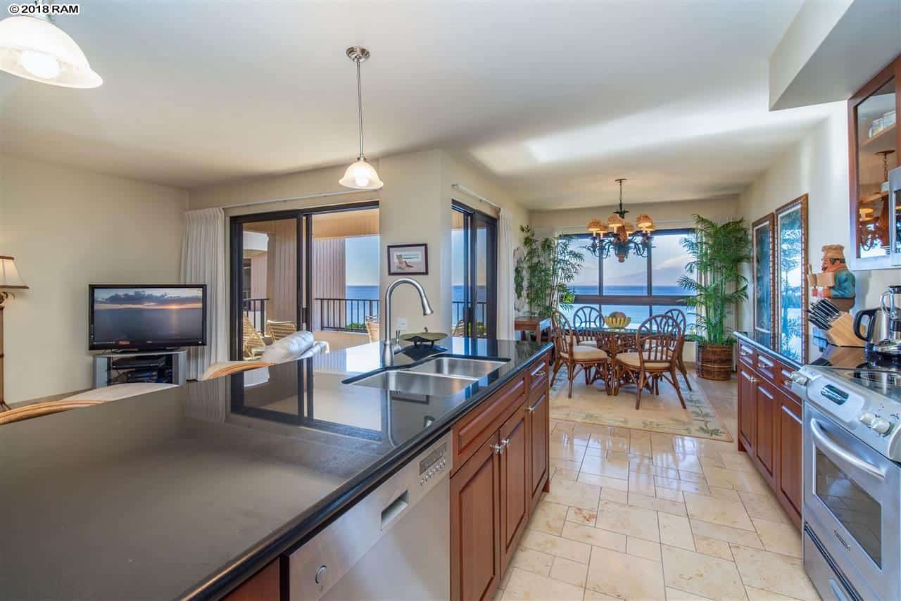 Hawaii Luxury Penthouse Condo For Sale at Kaanapali Alii